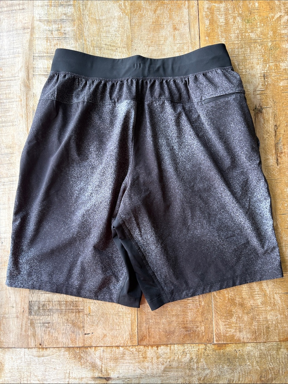 Lululemon Men's Athletic Shorts size M - Picture 3 of 7
